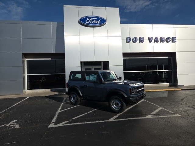 2025 Ford Bronco 2-Door Base's photo
