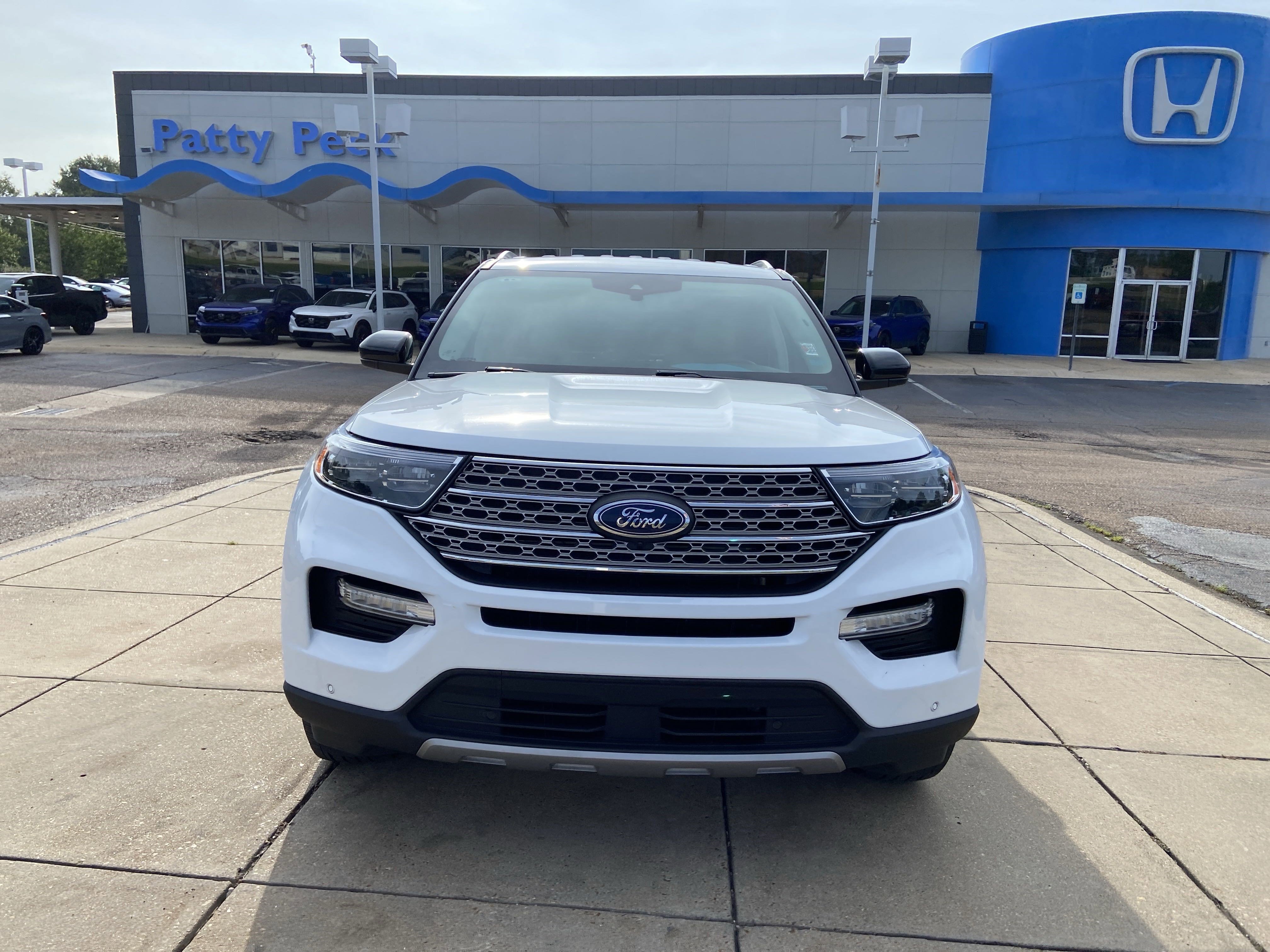 2023 Ford Explorer Limited photo 2