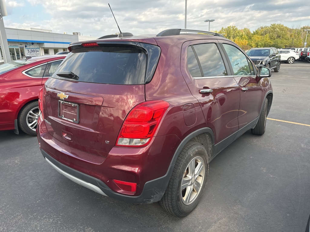 2017 Chevrolet Trax LT photo 2