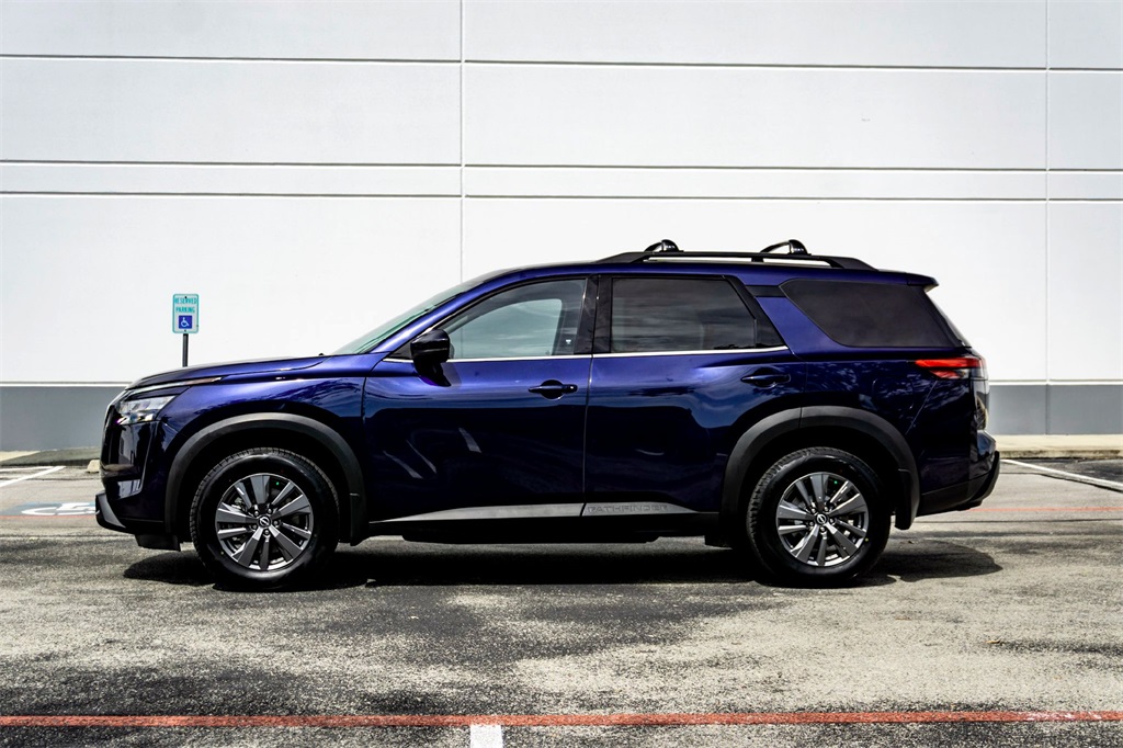 2024 Nissan Pathfinder SV photo 7