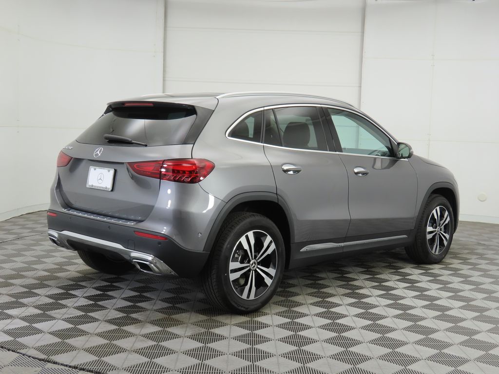 2026 Mercedes Benz GLA 250 photo 4