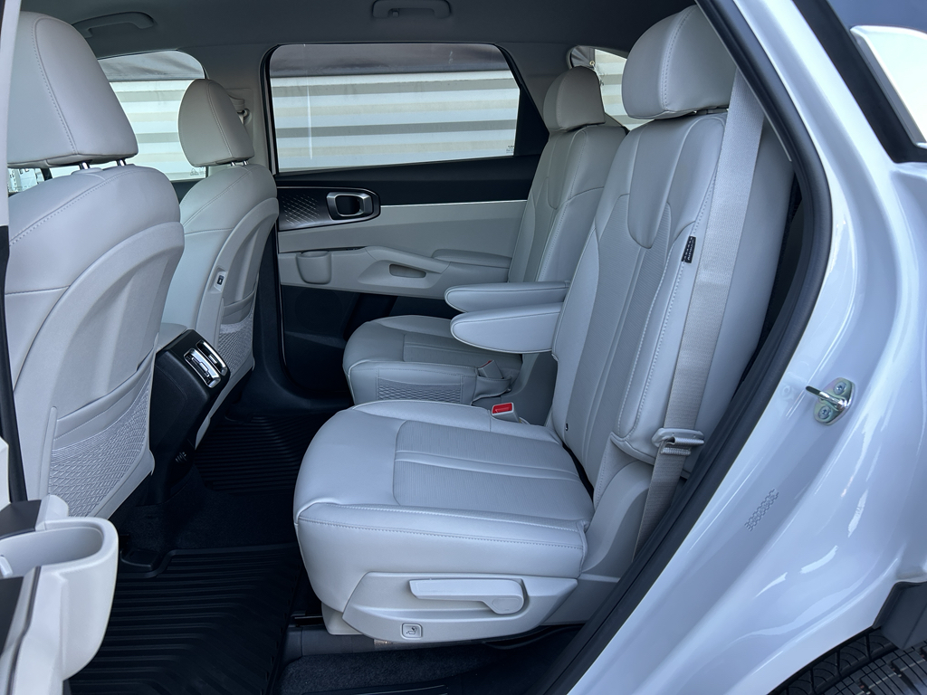 2025 Kia Sorento Hybrid EX photo 9