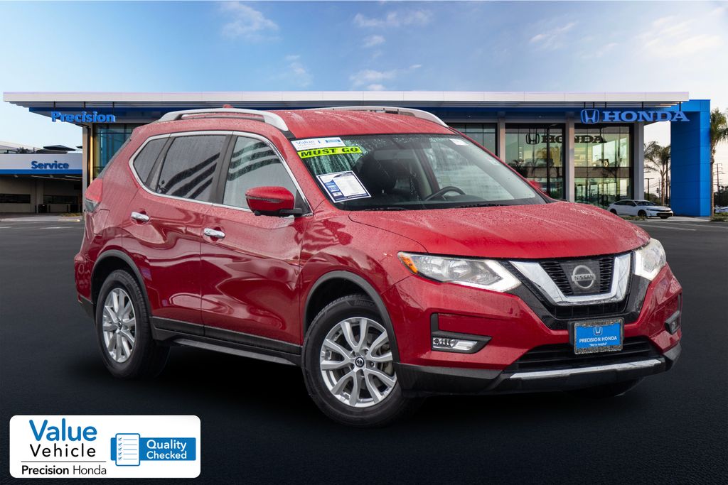 2017 Nissan Rogue SV's photo
