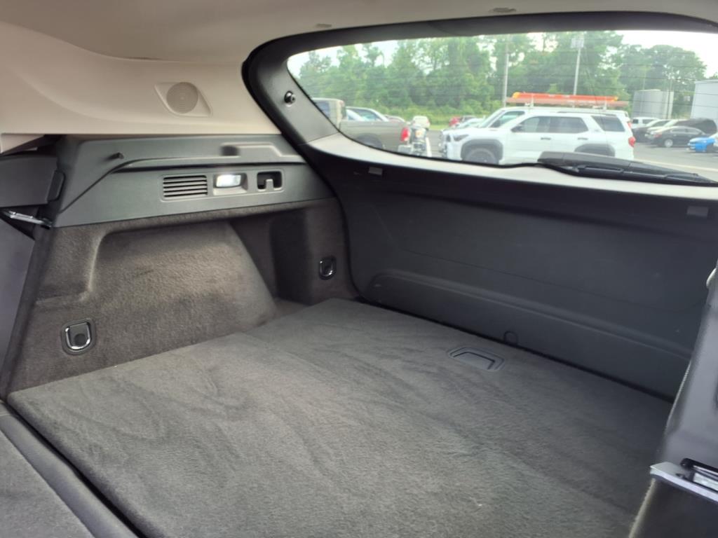 2022 Buick Envision Essence photo 9