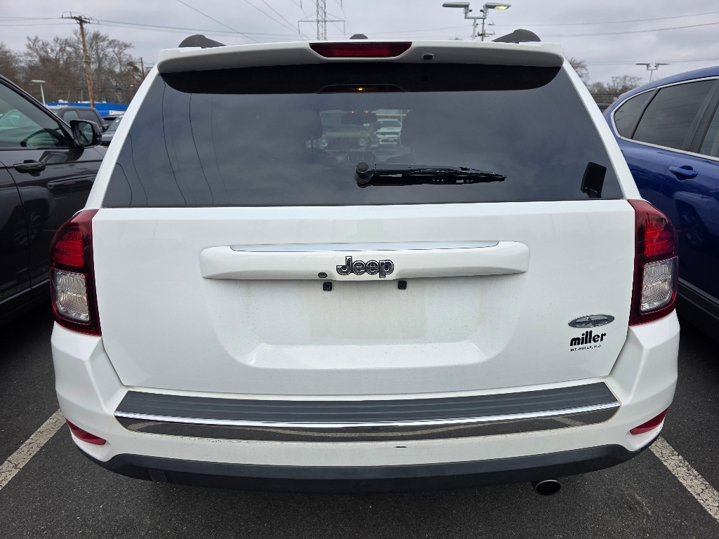 2016 Jeep Compass Latitude photo 2