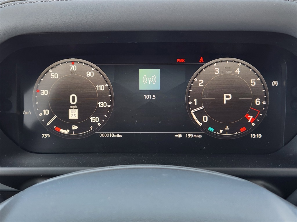 2025 Land Rover Defender 130 X-Dynamic SE photo 9