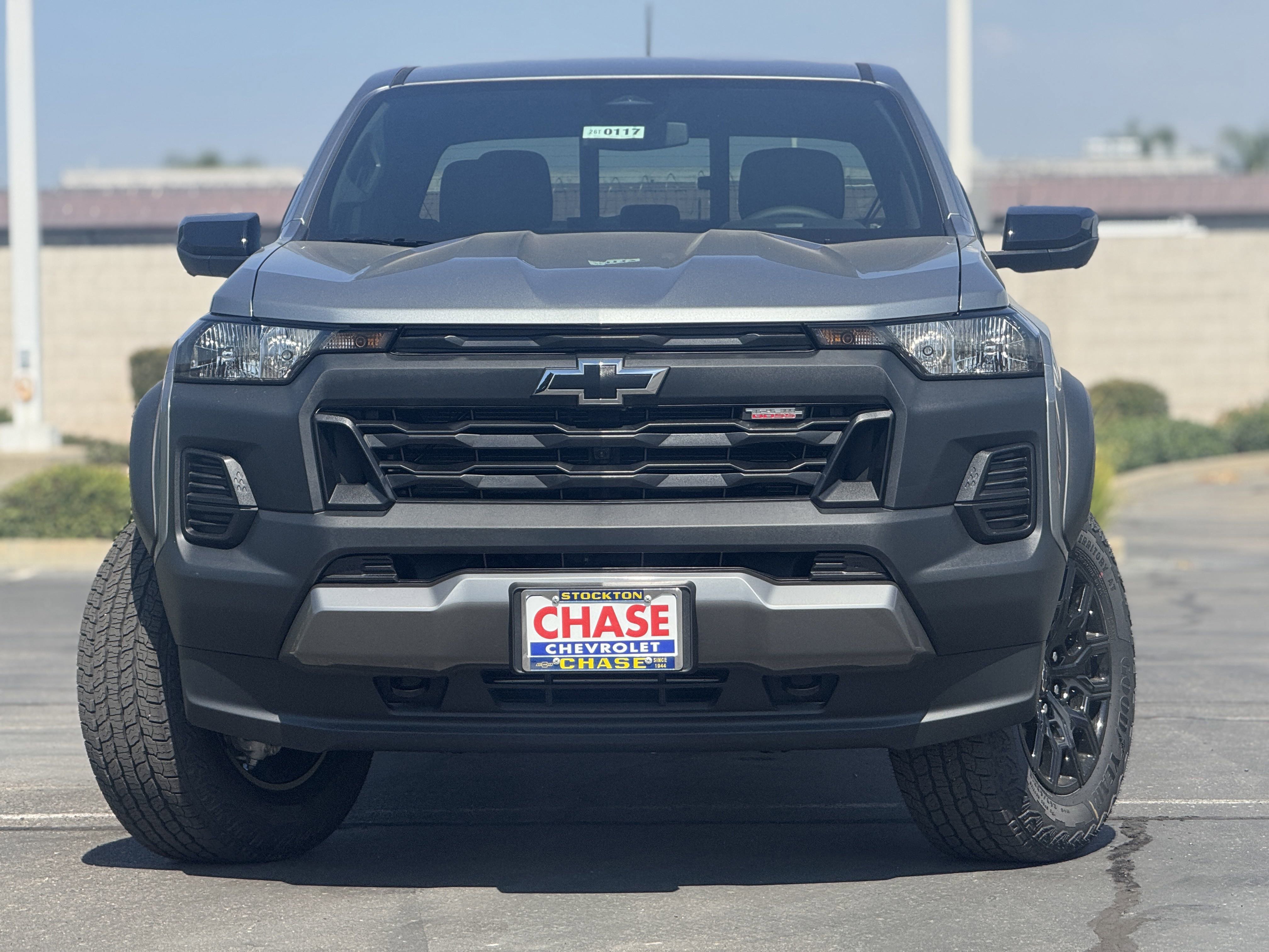 2026 Chevrolet Colorado Trail Boss photo 2