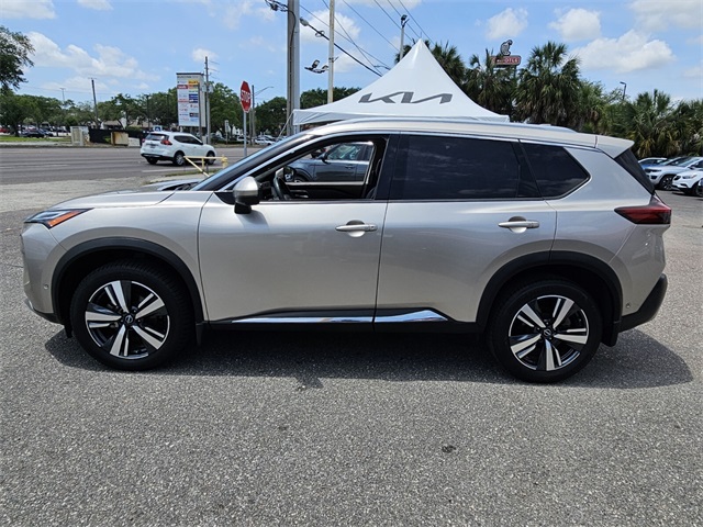 2022 Nissan Rogue Platinum photo 3