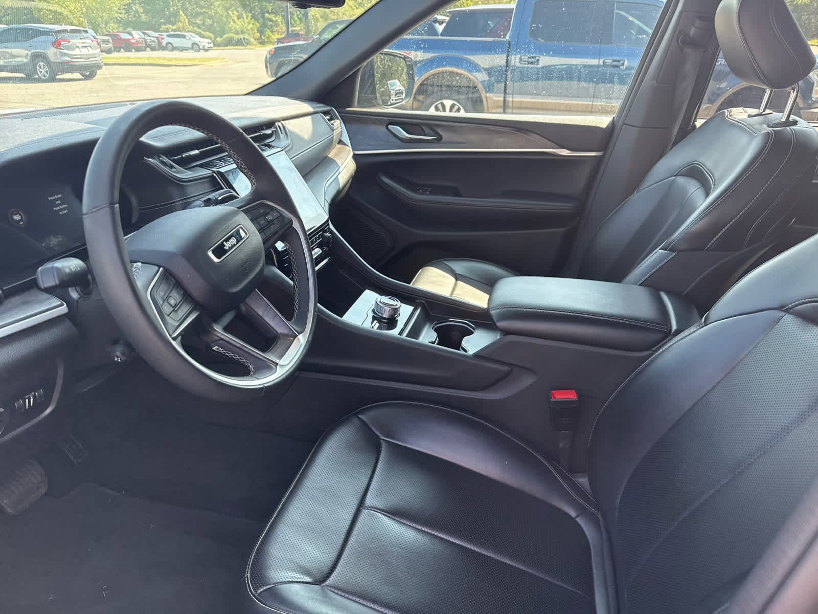 2024 Jeep Grand Cherokee Limited photo 6