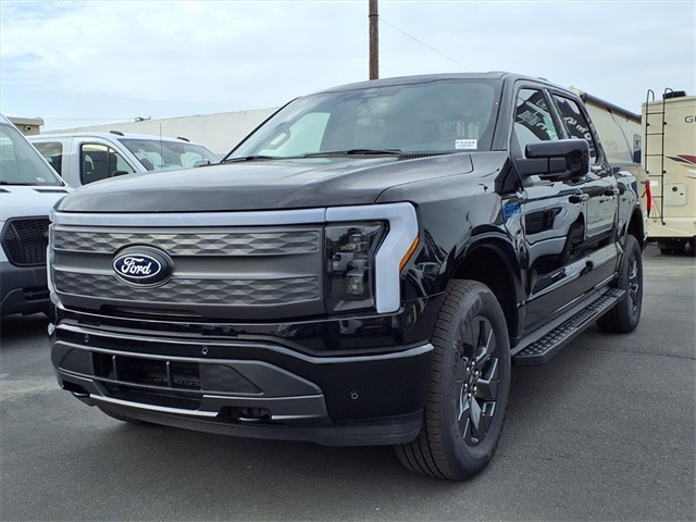 2025 Ford F-150 Lightning Lariat's photo