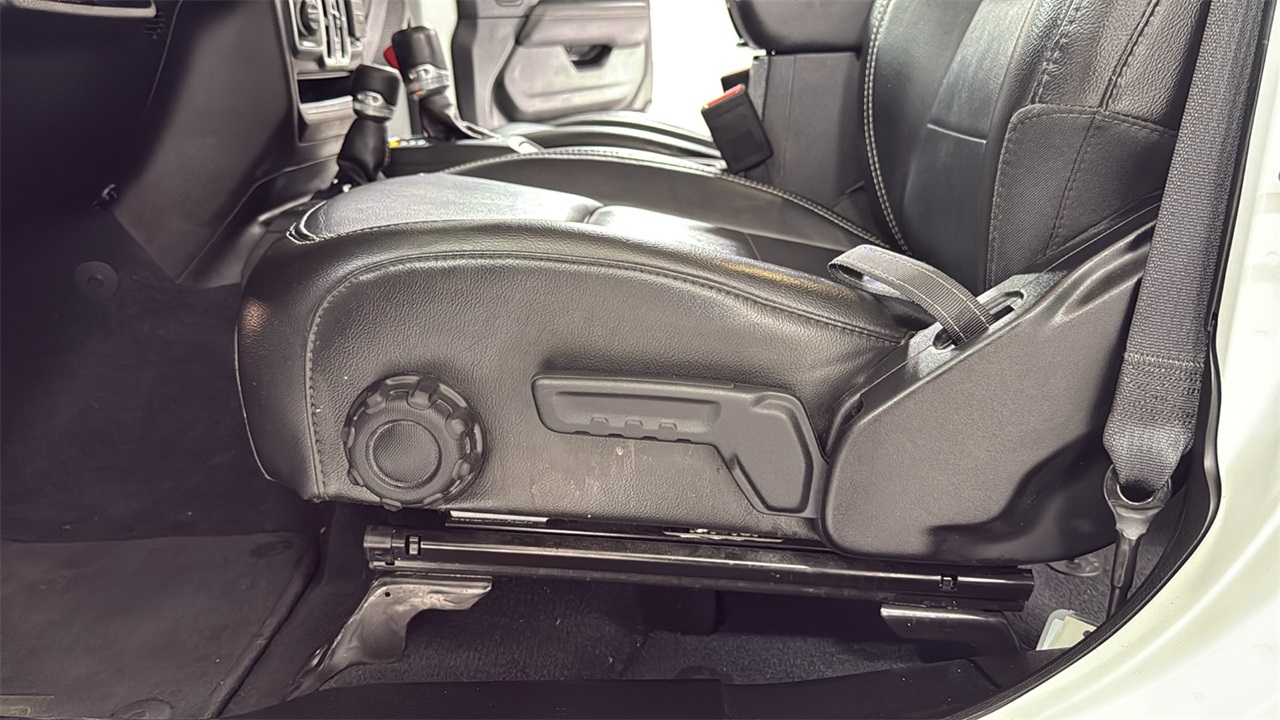 2022 Jeep Wrangler Unlimited Sahara 4xe photo 13
