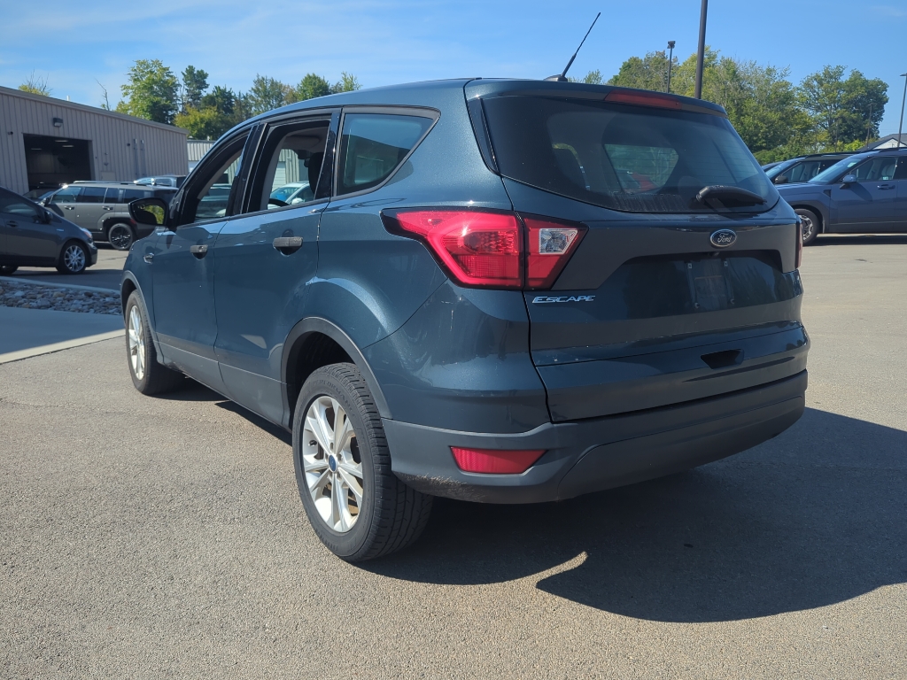 2019 Ford Escape S photo 3
