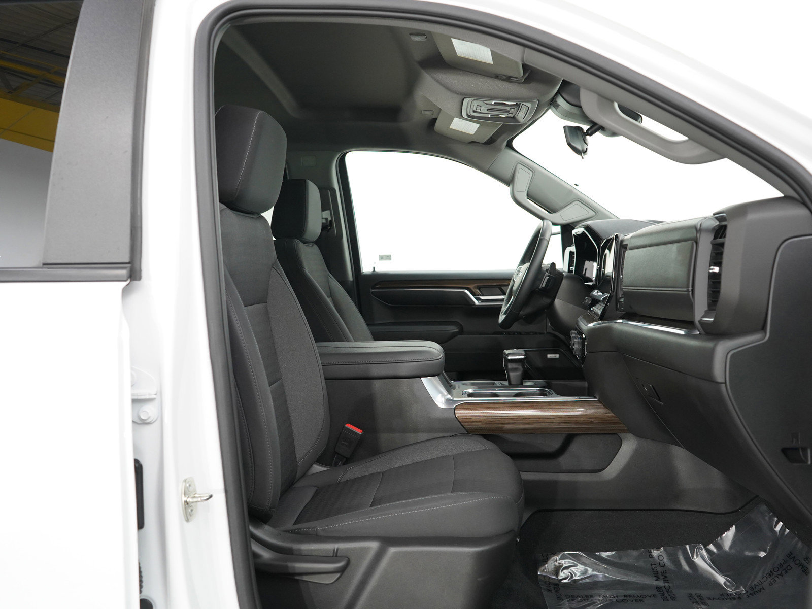 2023 Chevrolet Silverado RST photo 9