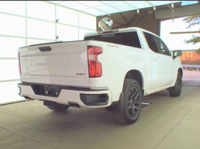2023 Chevrolet Silverado 1500 RST photo 4