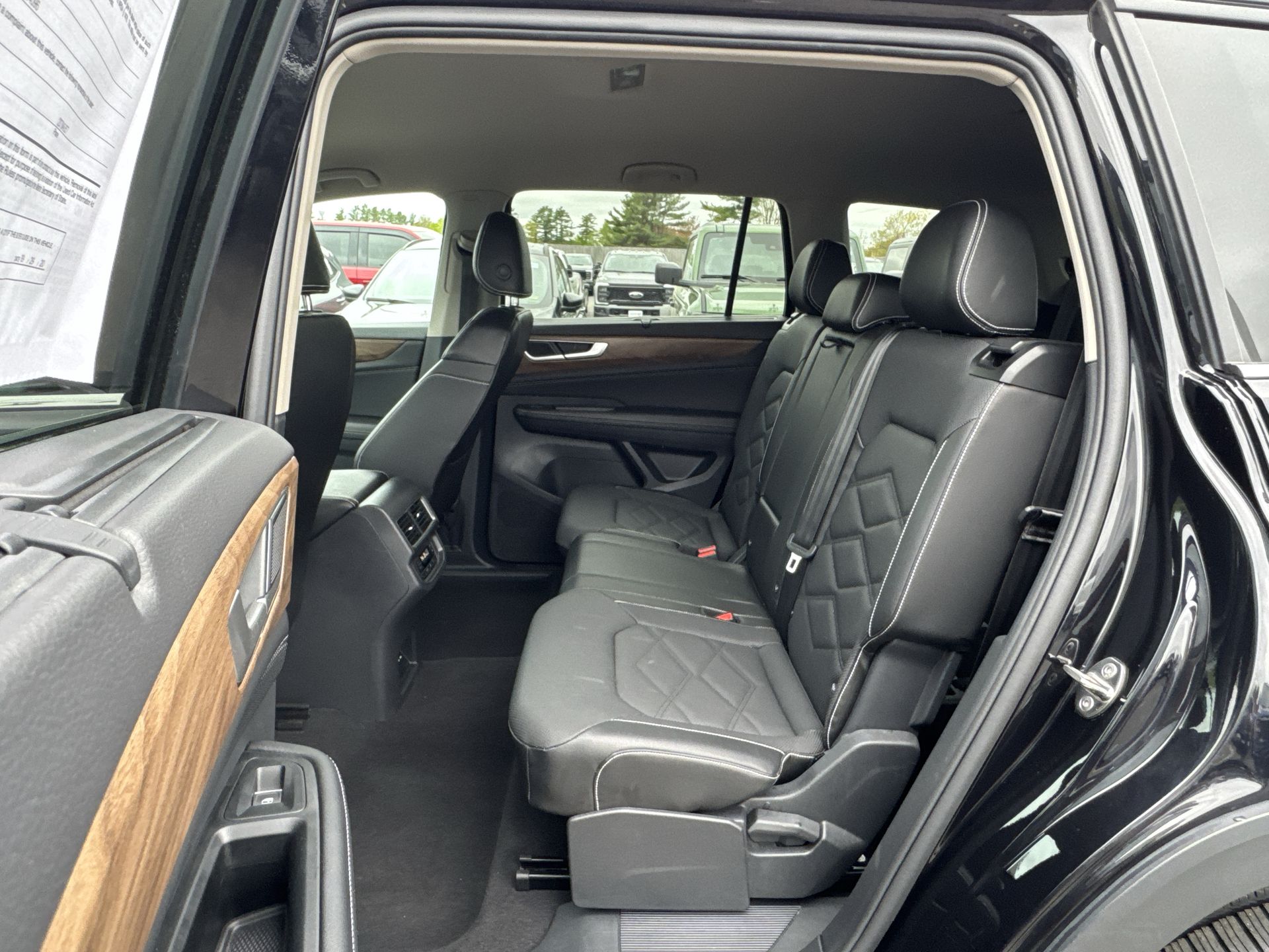 2024 Volkswagen Atlas SE Technology photo 4