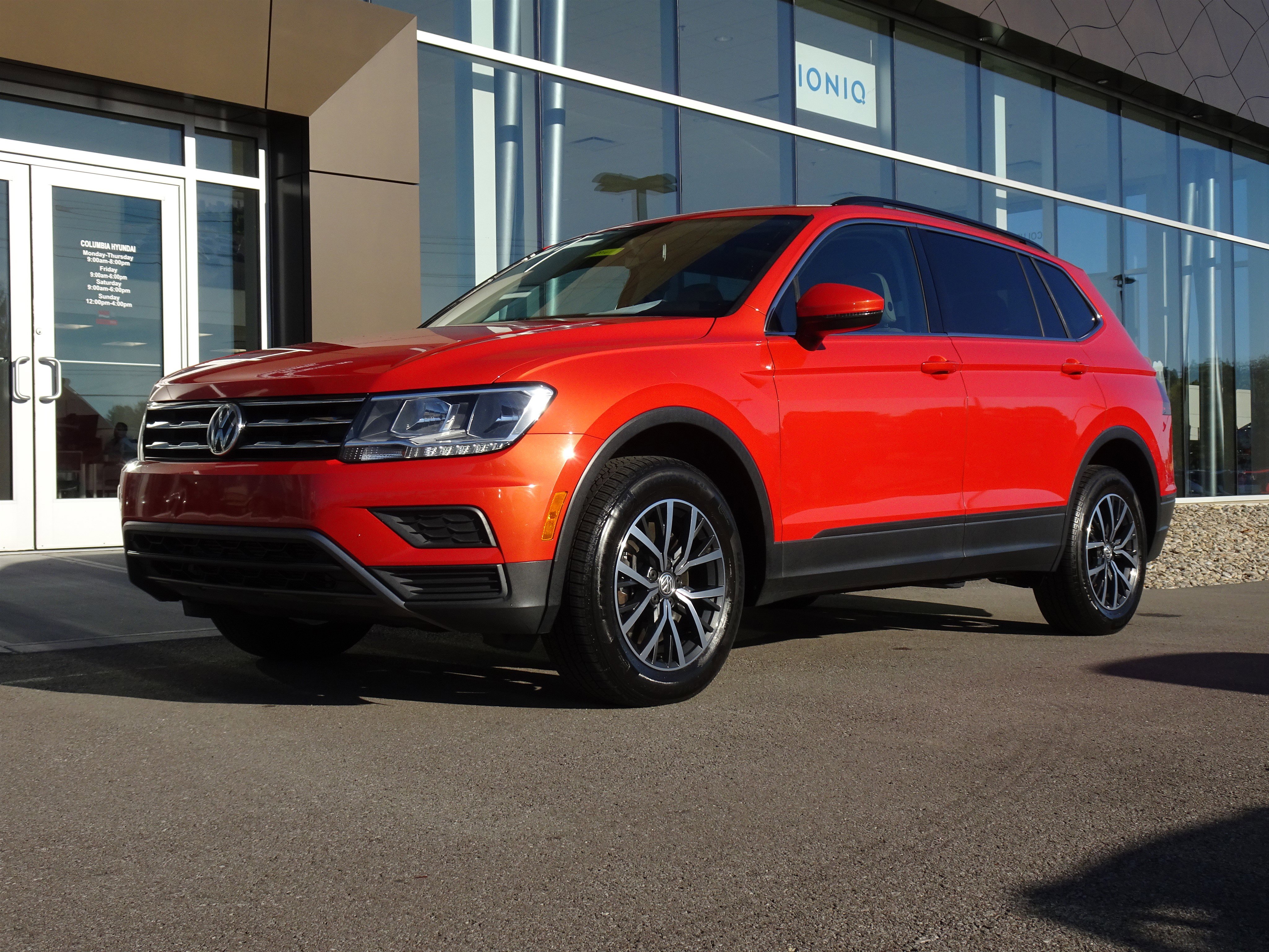2019 Volkswagen Tiguan SE's photo