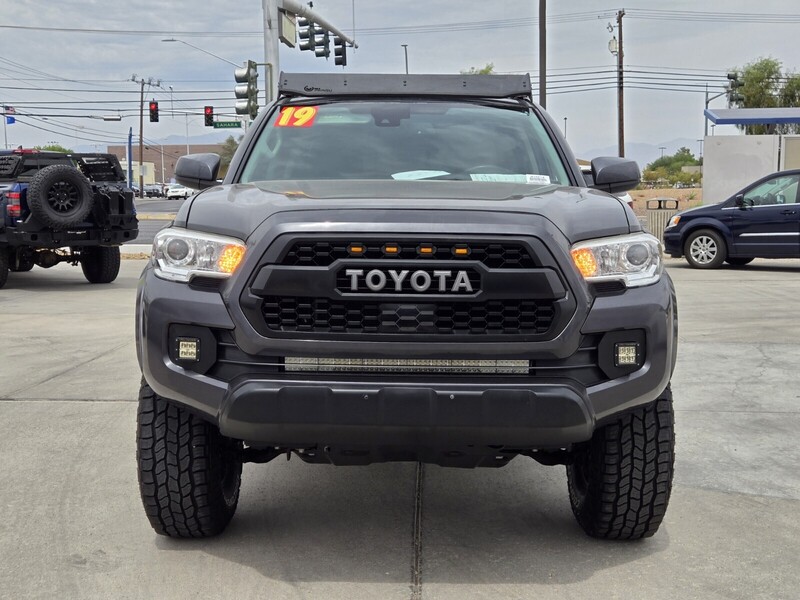 2019 Toyota Tacoma 4x4 Limited Double Cab V6 photo 4