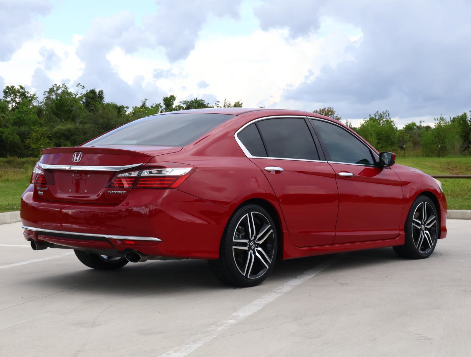 2017 Honda Accord Sport photo 4