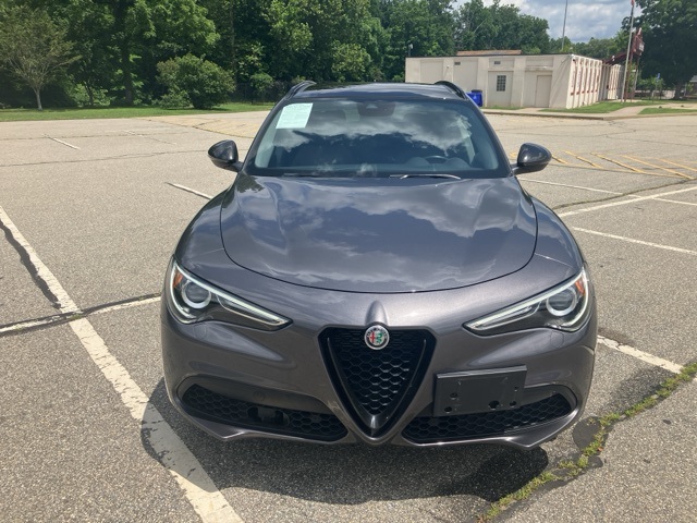 2021 Alfa Romeo Stelvio Ti photo 2