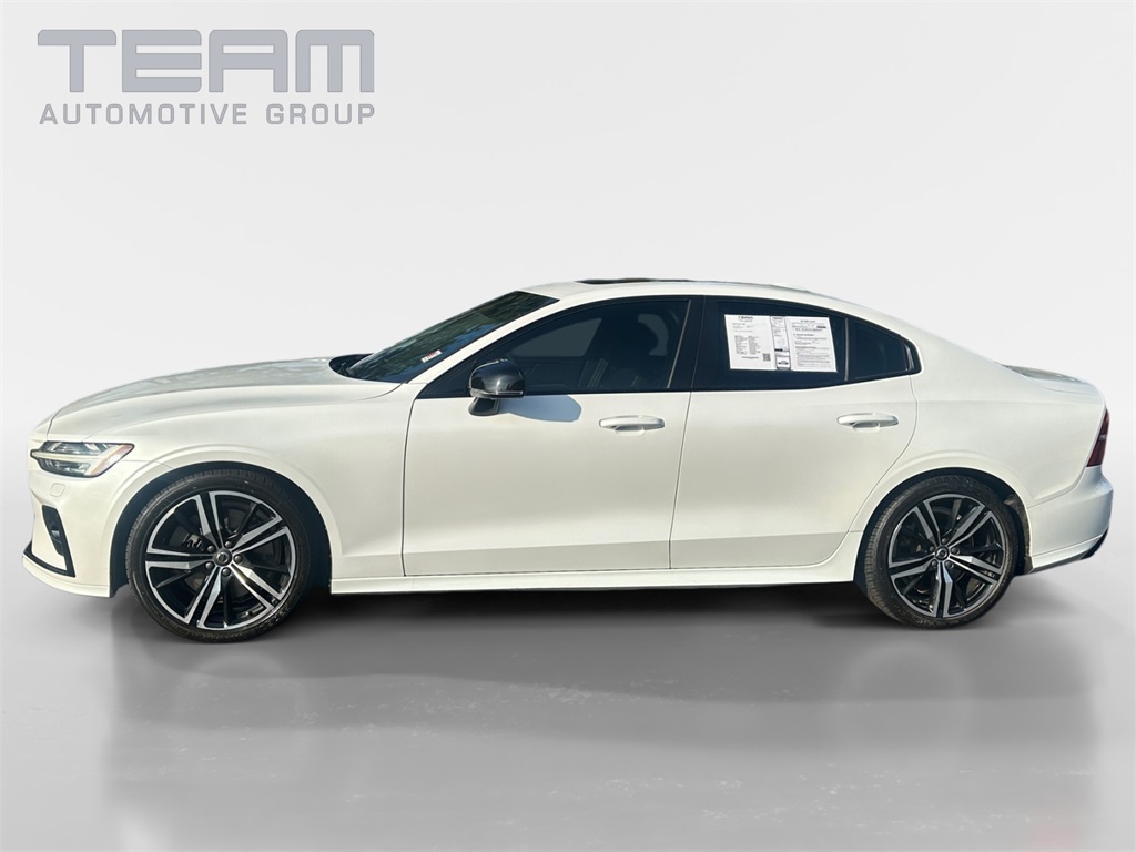 2019 Volvo S60 T6 R-Design photo 4