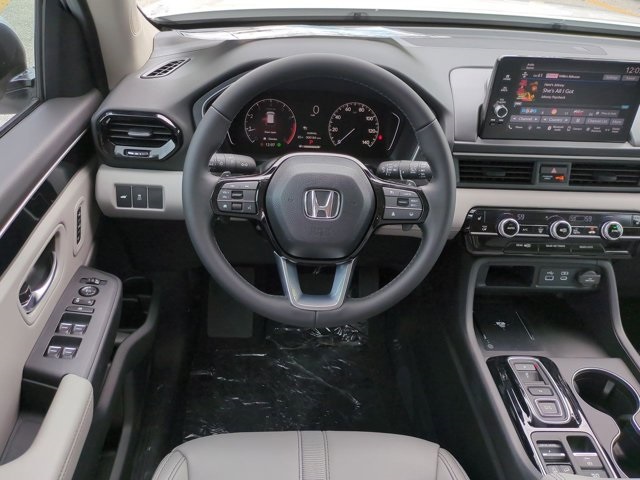 2025 Honda Pilot EX-L photo 13