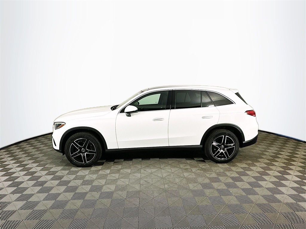 2026 Mercedes Benz GLC 300 4MATIC photo 4