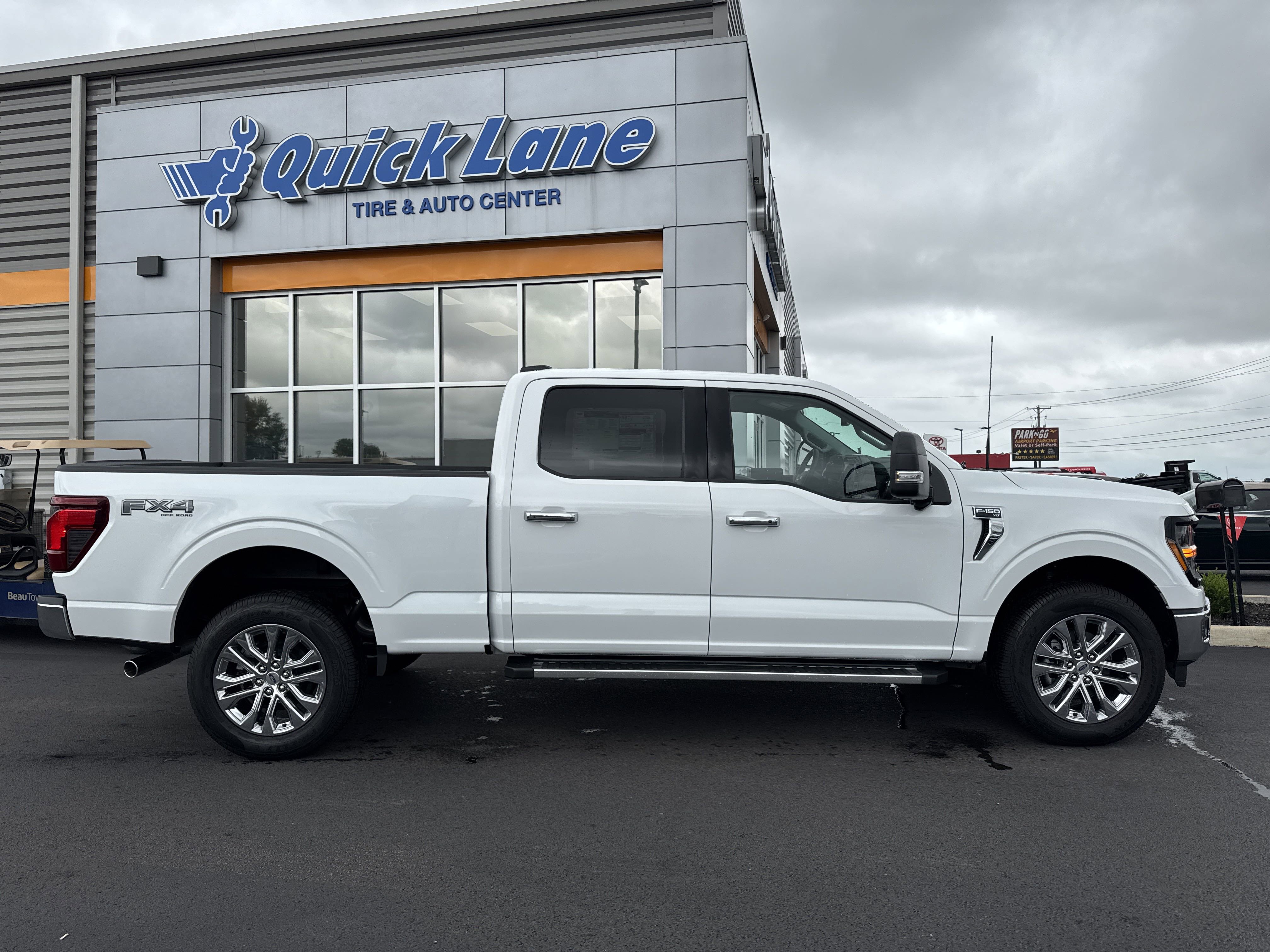2024 Ford F-150 XLT photo 2