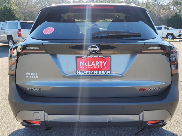 2025 Nissan Kicks SR photo 4