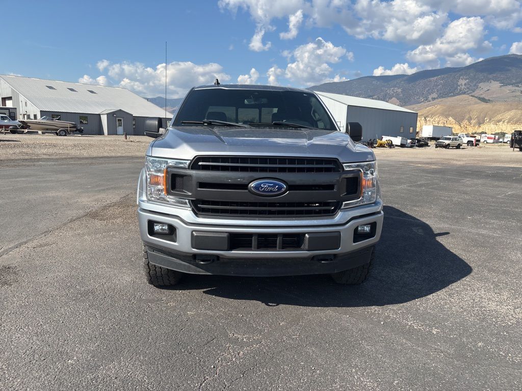 2020 Ford F-150 XLT photo 2