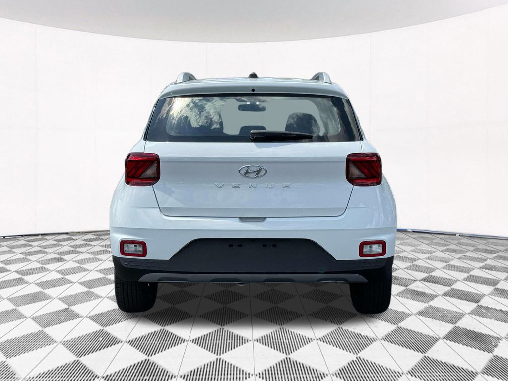 2025 Hyundai Venue SEL photo 4