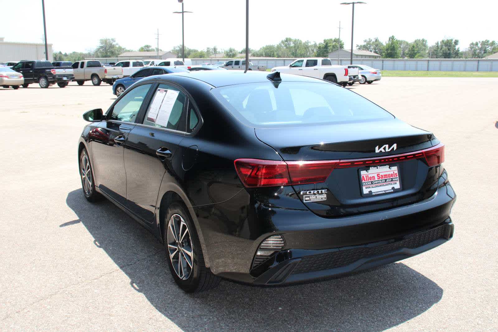 2024 Kia Forte LXS photo 7