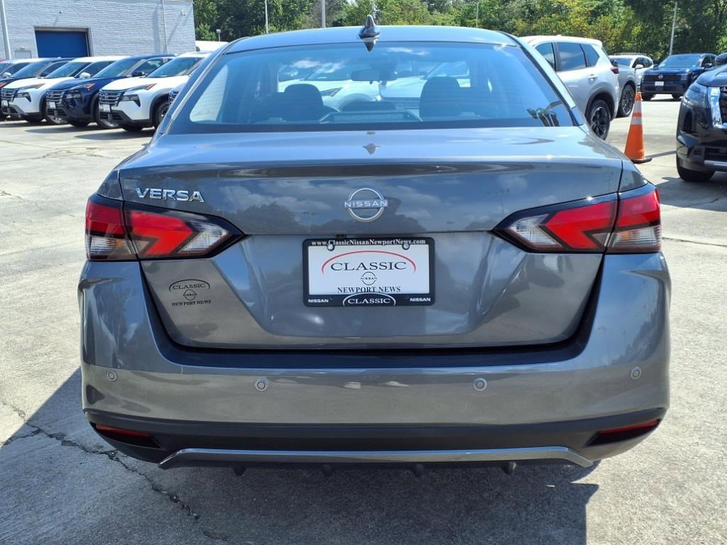 2025 Nissan Versa SV photo 4