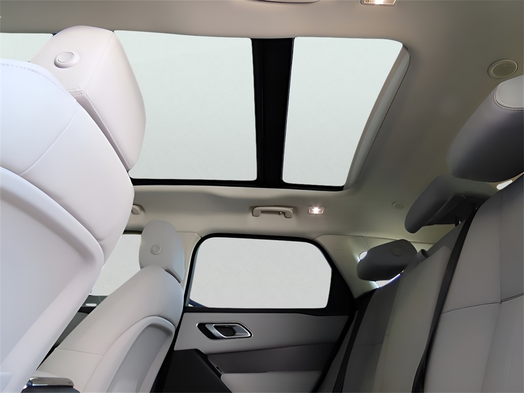 2025 Land Rover Range Rover Velar SE photo 17