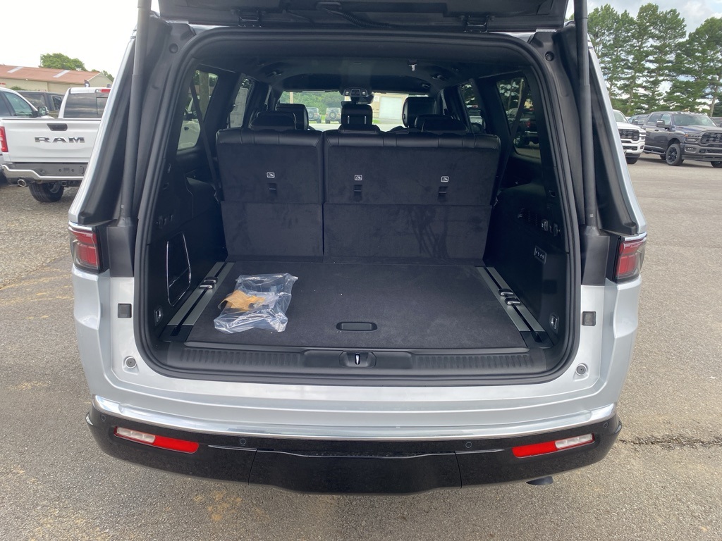 2025 Jeep Wagoneer L Base photo 11