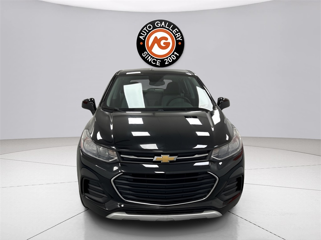 2018 Chevrolet Trax LS photo 2
