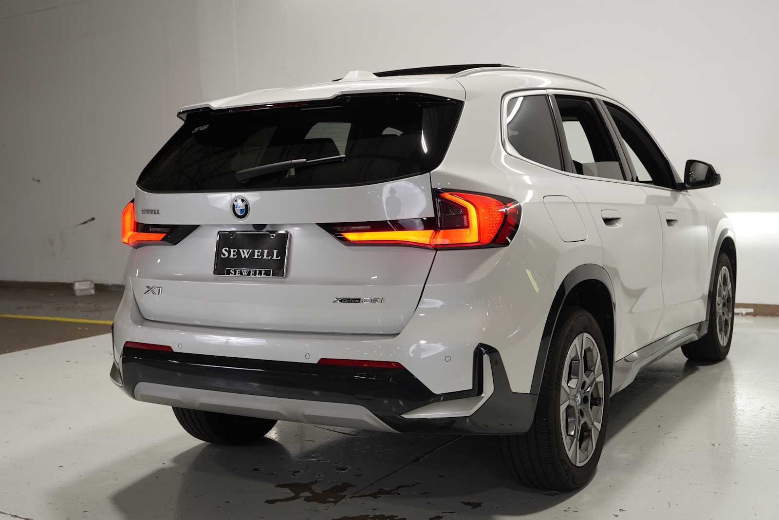2025 Bmw X1 XDrive28i photo 3