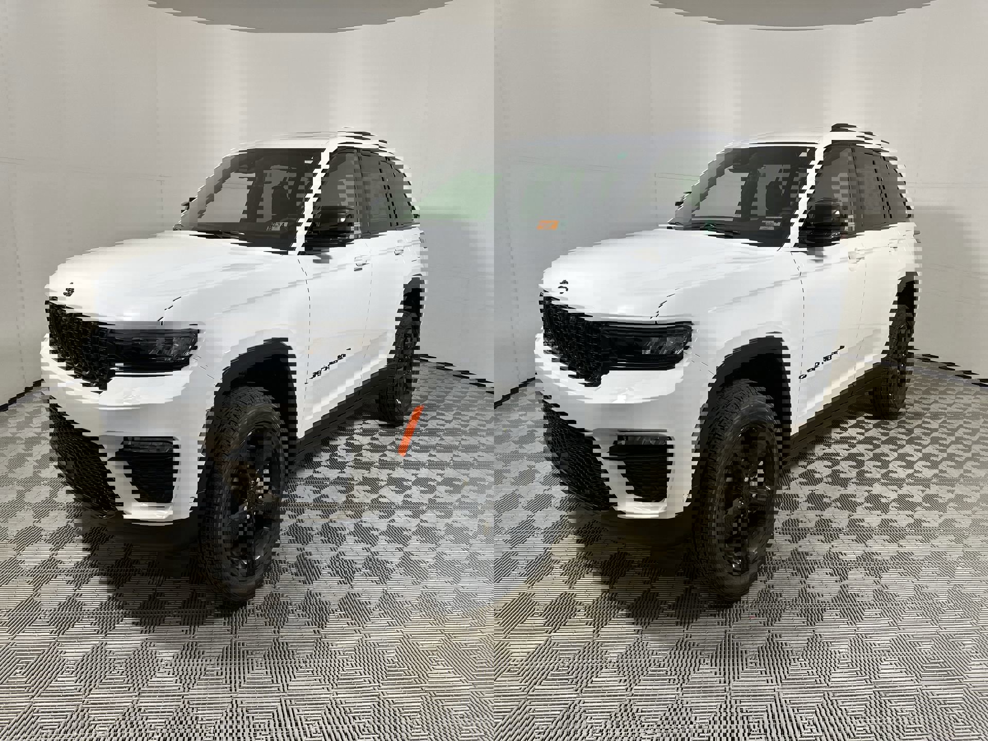 2025 Jeep Grand Cherokee Limited photo 3