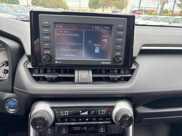 2022 Toyota RAV4 Hybrid XLE photo 11
