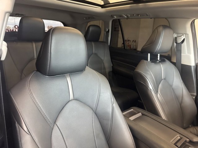 2024 Toyota Grand Highlander Platinum photo 25