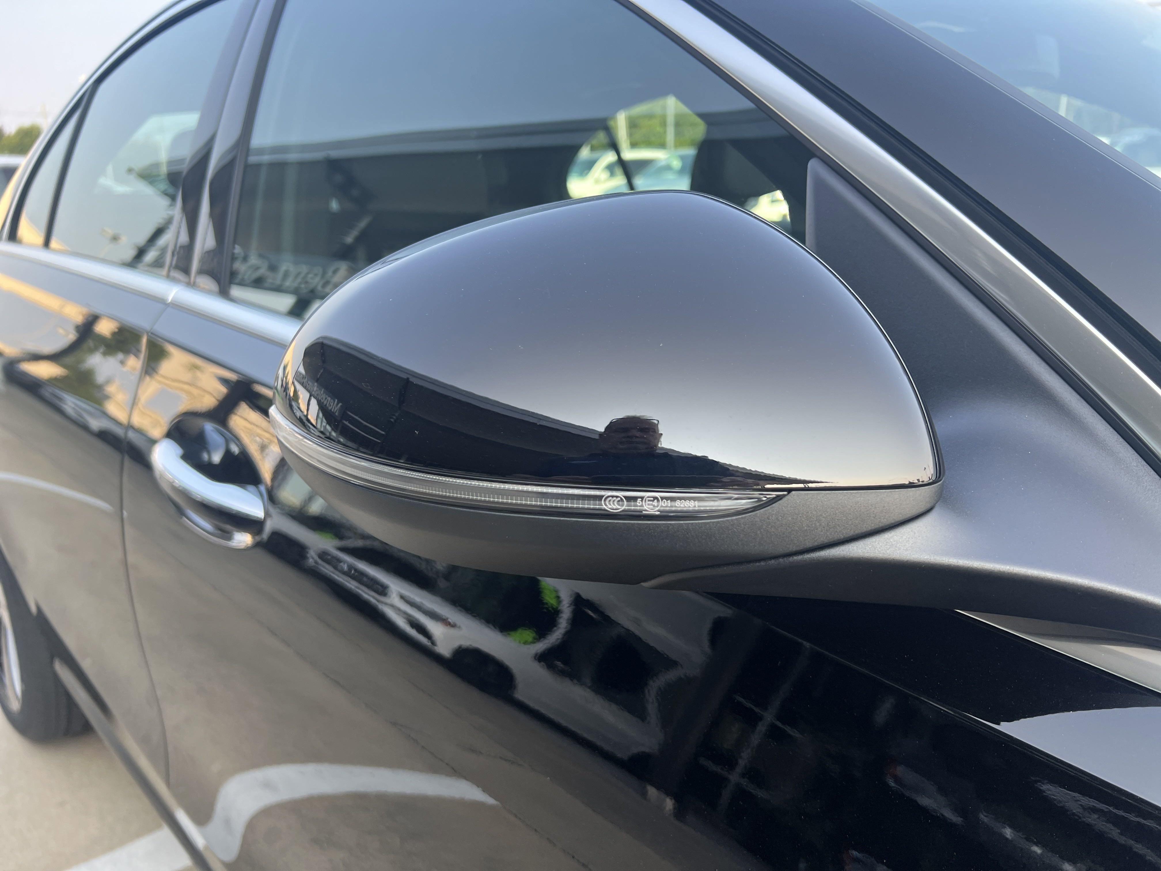 2025 Mercedes Benz C 300 photo 4