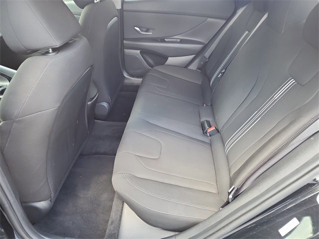 2023 Hyundai Elantra SEL photo 13