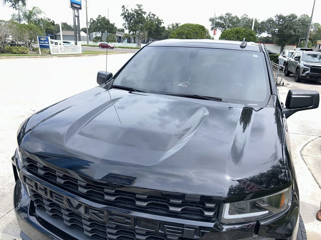 2020 Chevrolet Silverado 1500 Custom photo 2