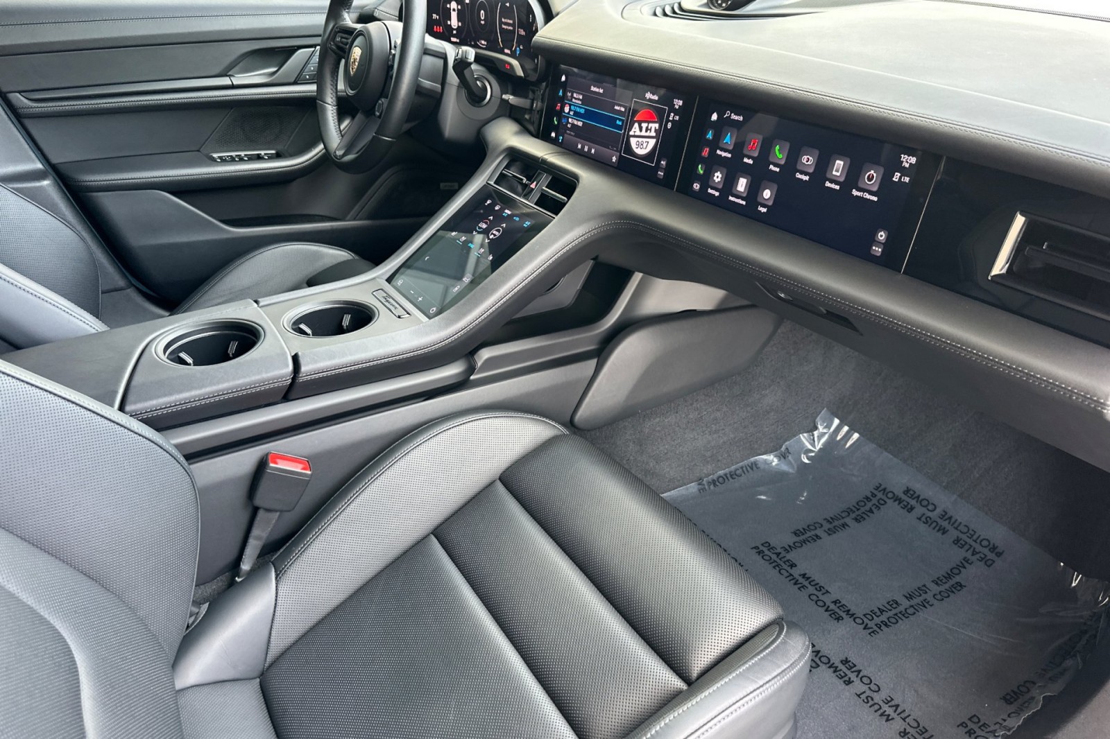 2024 Porsche Taycan GTS Sport Turismo photo 20