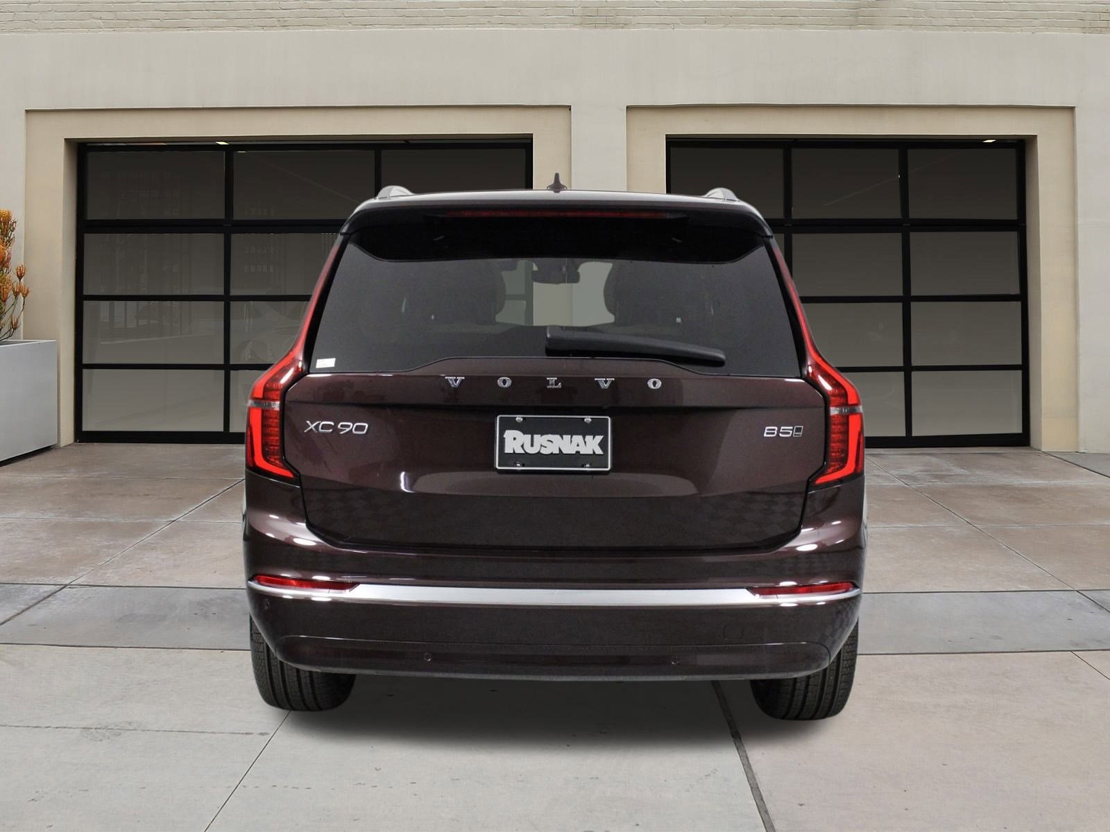 2025 Volvo XC90 B5 Plus photo 4