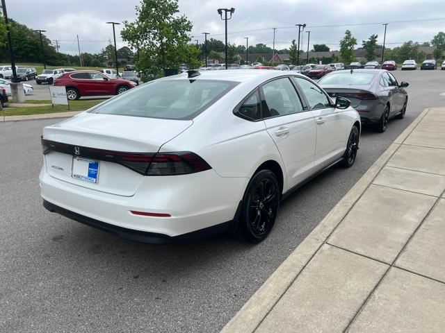 2025 Honda Accord SE photo 5