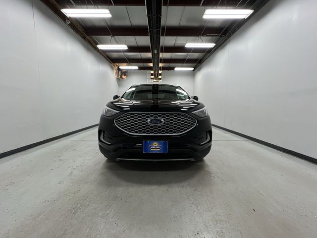 2023 Ford Edge SEL photo 3