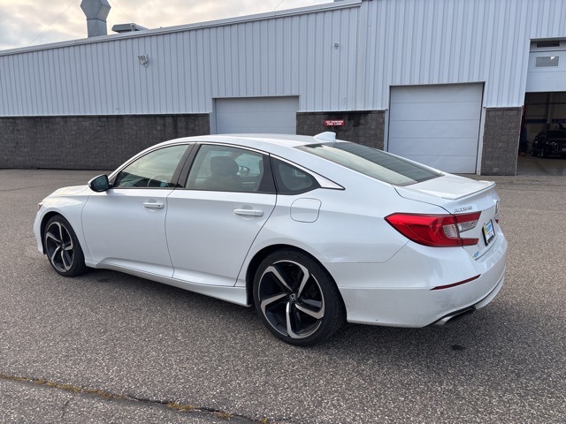 Used 2018 Honda Accord Sport with VIN 1HGCV1F3XJA262112 for sale in Rochester, Minnesota