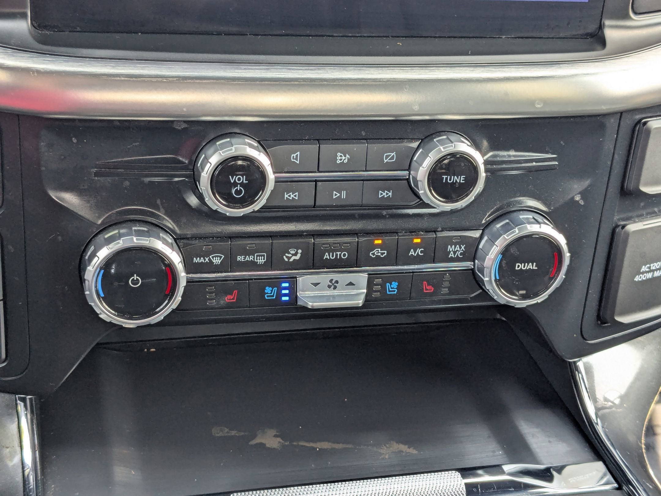 2023 Ford F-150 Lariat photo 26