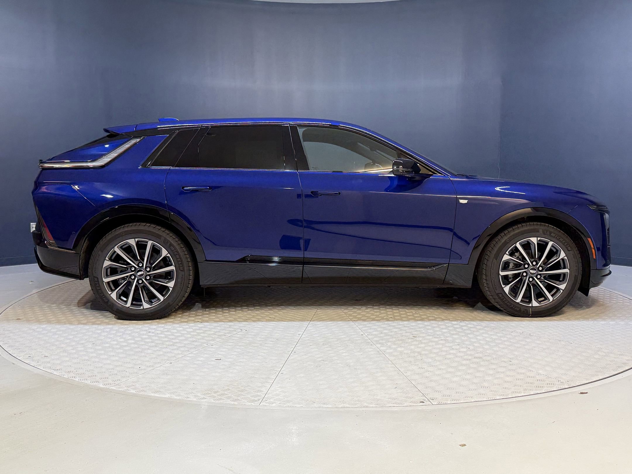 2025 Cadillac Lyriq Sport photo 4