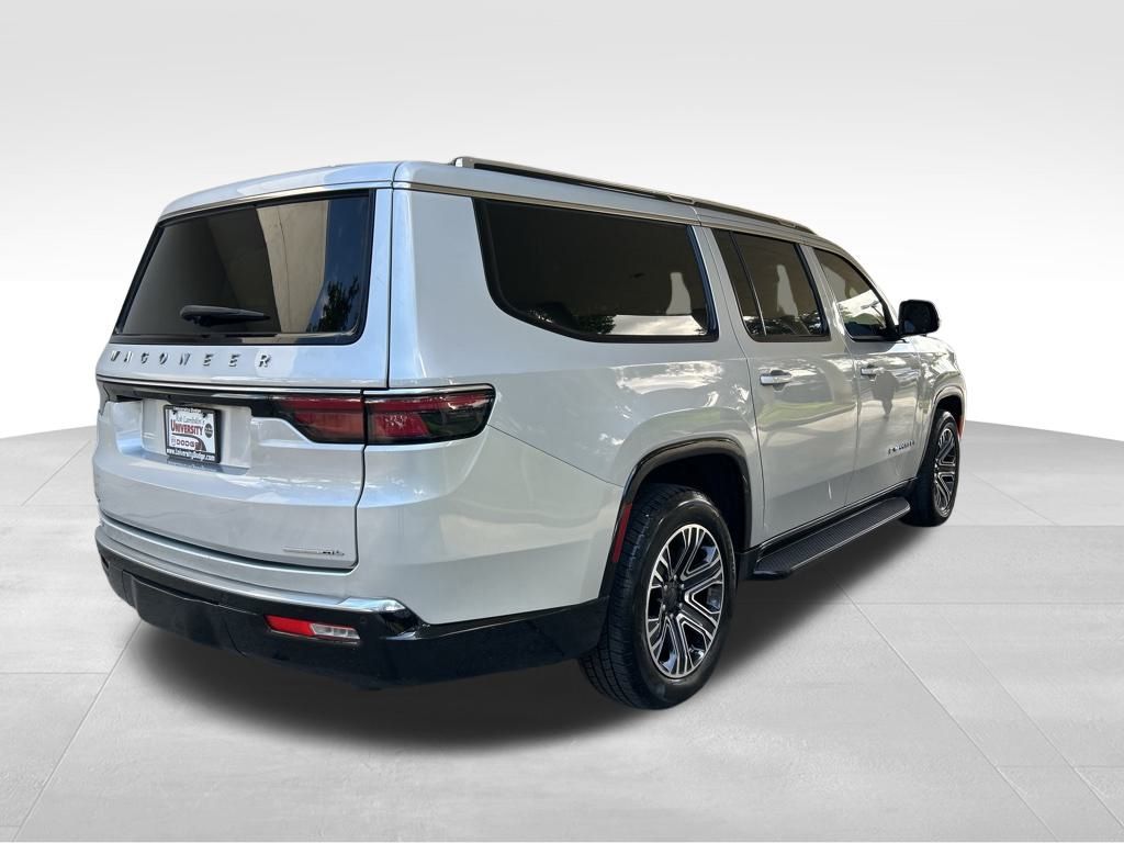 2023 Jeep Wagoneer L Series II photo 2